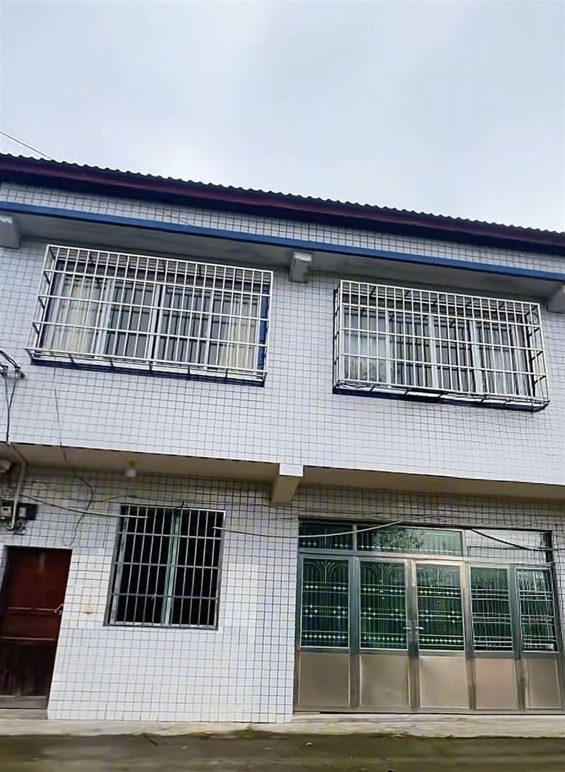 贵州遵义联丰村四间两层的房子