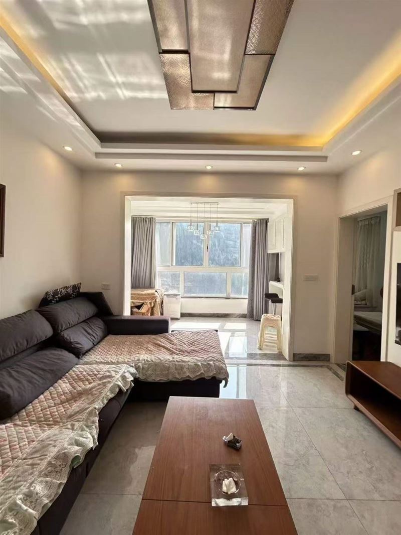 南山郡19楼3房1卫出售