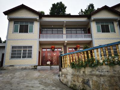贵州遵义红花岗深溪镇农家小院出租(含宅基地使用权)