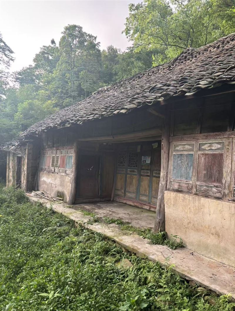 老屋位于中国凉都六盘水市城区附近！