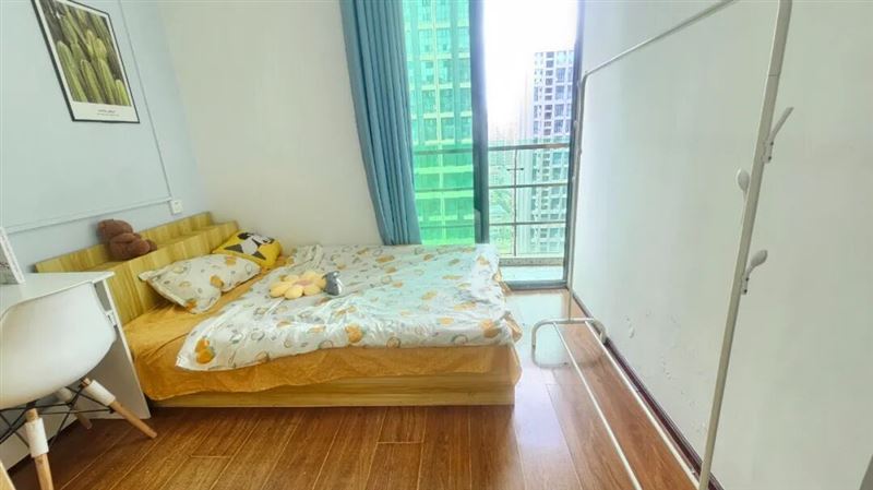会展城B区单间 有阳台 无中介!