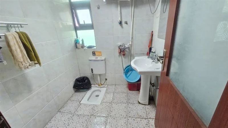 会展城B区单间 有阳台 无中介!