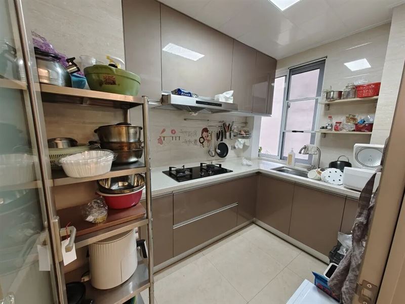 出售帝都新城二期电梯中层,118㎡三室两厅两卫